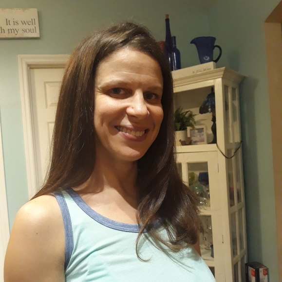 Meet your Posher, Leah - Picture 1 of 1